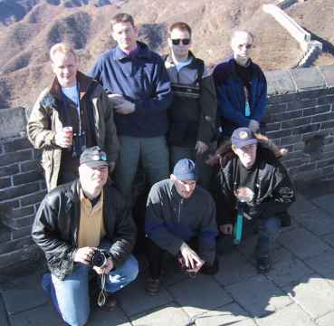 A groupphoto of the Sino-Dutch Leonid Expedition on top of the Great Wall in China taken by Jin Zhu!